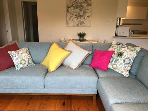 WAVES At MOLLYMOOK - Accommodation Cairns 4