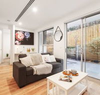 Iris Apartments by Ready Set Host - Accommodation Cairns