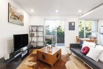 Iris Apartments By Ready Set Host - Accommodation Cairns 2