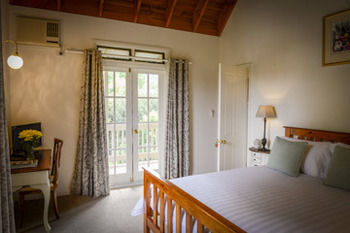 Arcadia Bed & Breakfast & Cottages - Accommodation Cairns 1