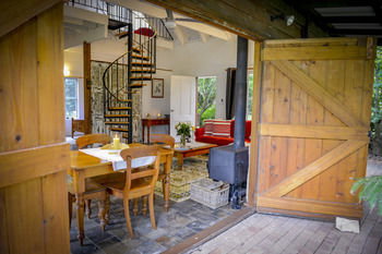 Arcadia Bed & Breakfast & Cottages - Accommodation Cairns 6