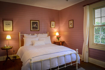 Arcadia Bed & Breakfast & Cottages - Accommodation Cairns 5