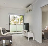 Bright  Updated 1 Bedroom Apartment - Accommodation Cairns