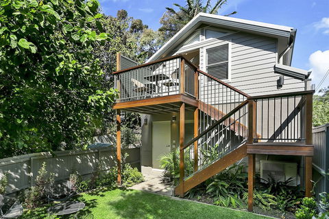 Private Garden Apartment Minutes Walk To Station NBN01 - Accommodation Cairns 0