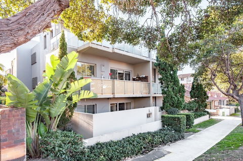 Bondi Beach Executive Penthouse - Accommodation Cairns 0