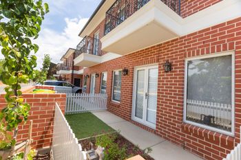 Brand New Townhouse - Accommodation Cairns 0