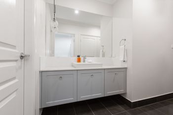 Brand New Townhouse - Accommodation Cairns 3