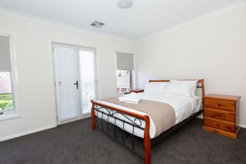 Brand New Townhouse - Accommodation Cairns 5