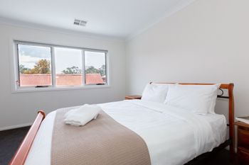 Brand New Townhouse - Accommodation Cairns 6