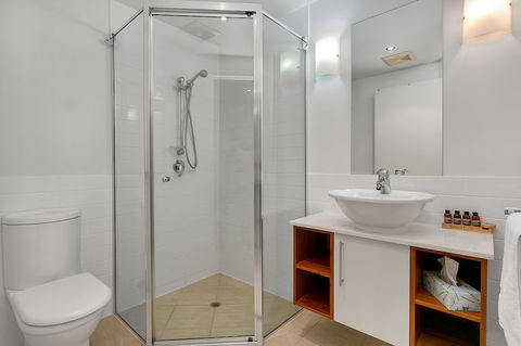Beachfront Apartment With Ocean View - 4 - Accommodation Cairns 4