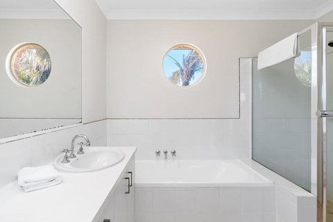 Bayside Court Apartments - Accommodation Cairns 7
