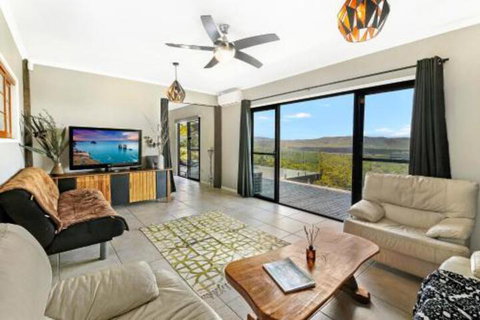 Eagles Loft - Accommodation Cairns 0