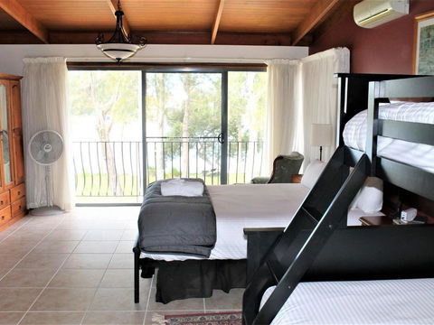Between Waters B & B Lake Macquarie - Accommodation Cairns 2