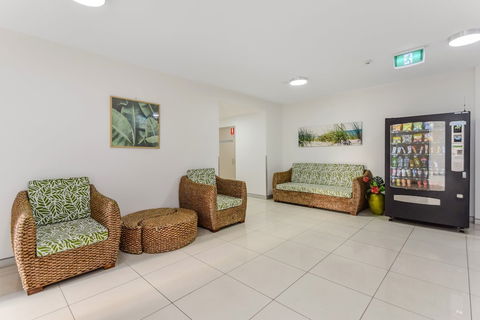 Redvue Apartments - Accommodation Cairns 3