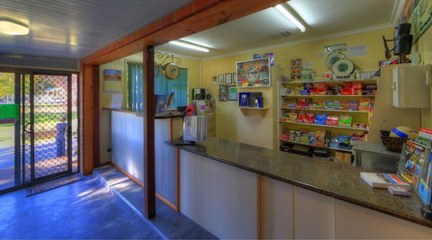 Beechworth Lake Sambell Caravan Park - Accommodation Cairns 5