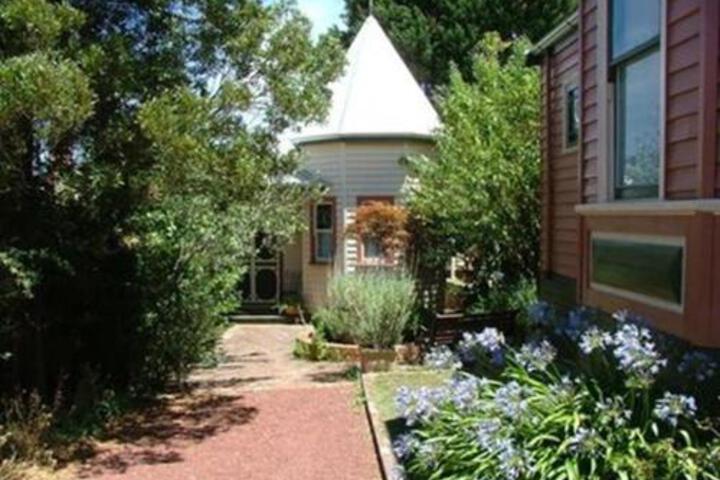 Ballarat North VIC Accommodation Cairns