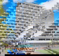 Elouera Tower Beachfront Apartments - Accommodation Cairns