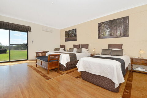 Sensational Heights Bed & Breakfast - Accommodation Cairns 6