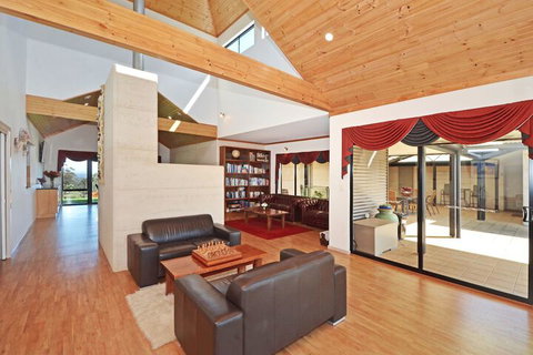 Sensational Heights Bed & Breakfast - Accommodation Cairns 3