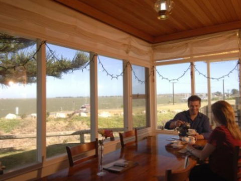Vue De M Bed & Breakfast - Accommodation Cairns 3