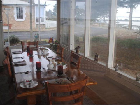 Vue De M Bed & Breakfast - Accommodation Cairns 4