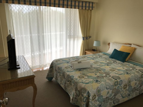 Fairways Golf & Beach Retreat - Accommodation Cairns 6