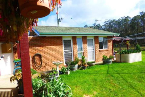 Quamby Pines Chalet - Accommodation Cairns 3