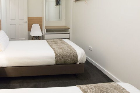 Bay 10 Accommodation - Accommodation Cairns 7