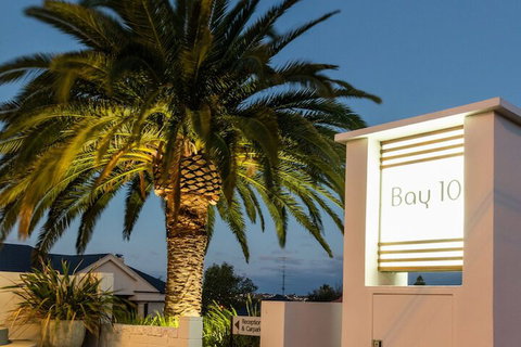 Bay 10 Accommodation - Accommodation Cairns 1