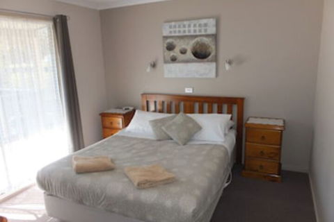 Lakes Entrance Country Cottages - Accommodation Cairns 0