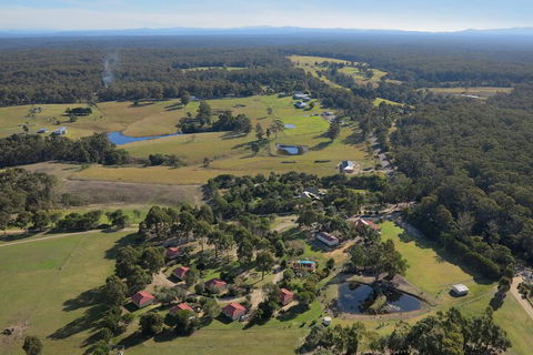 Lakes Entrance Country Cottages - Accommodation Cairns 2
