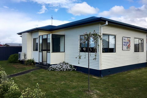 The Tickled Trout - Accommodation Cairns 5