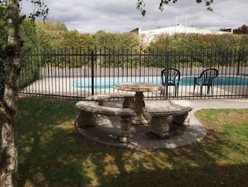 Moe Motor Inn - Accommodation Cairns 1