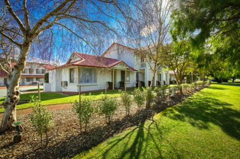 Pelicans Albany - Accommodation Cairns 2