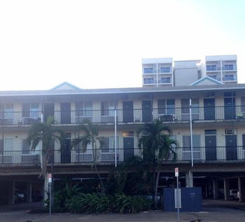 Adventurers Resort - Hostel - Accommodation Cairns 0