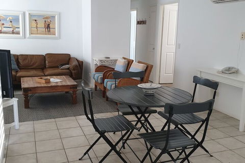 Bayviews & Harbourview Holiday Apartments - Accommodation Cairns 6