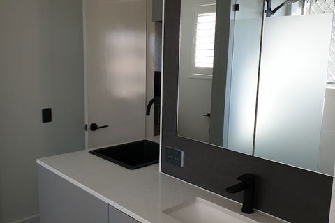 Bayviews & Harbourview Holiday Apartments - Accommodation Cairns 5