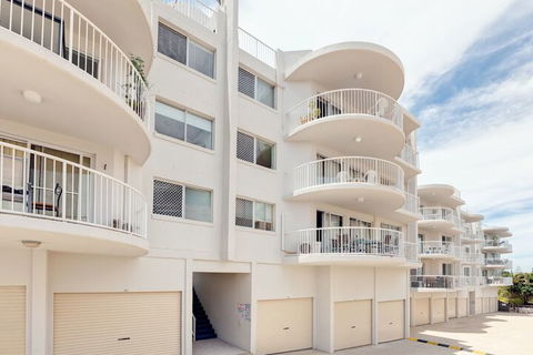 Bayviews & Harbourview Holiday Apartments - Accommodation Cairns 1