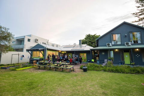 Dunsborough Beachouse YHA Hostel - Accommodation Cairns 1