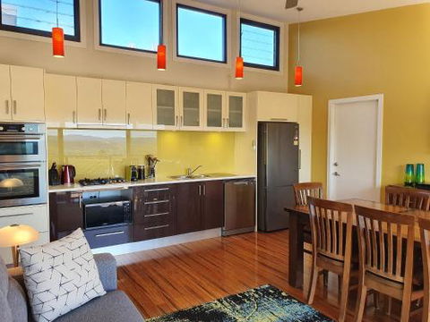 Sanctuary Hill Retreat - Accommodation Cairns 1