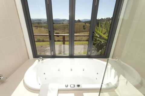 Sanctuary Hill Retreat - Accommodation Cairns 2