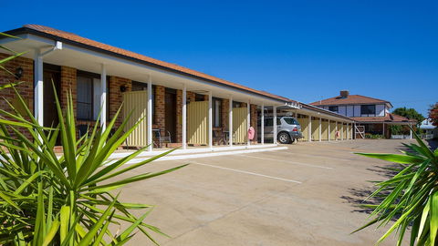 Aalbany Motel - Accommodation Cairns 0