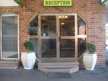 Mount Kuring-gai Motel - Accommodation Cairns 2