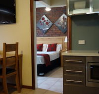 Glenelg Gateway Apartments - Accommodation Cairns