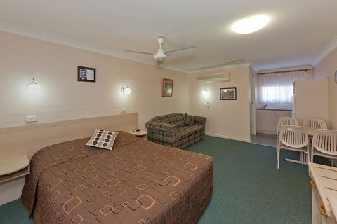 Abraham Lincoln Motel - Accommodation Cairns 3