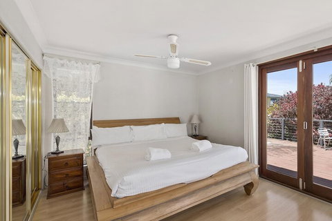 McAuleys Beach House - Accommodation Cairns 1