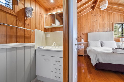 Hazelcreek Cottages - Accommodation Cairns 5