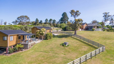 Hazelcreek Cottages - Accommodation Cairns 1