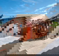 Golden Country Motel  Caravan Park - Accommodation Cairns