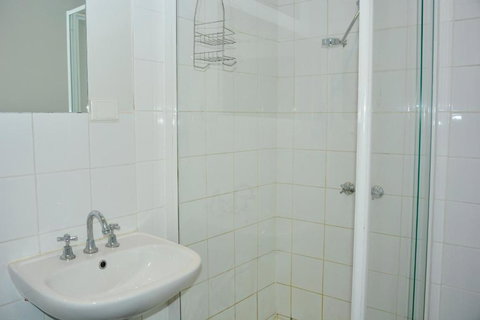 Pint On Punt Backpackers - Accommodation Cairns 6